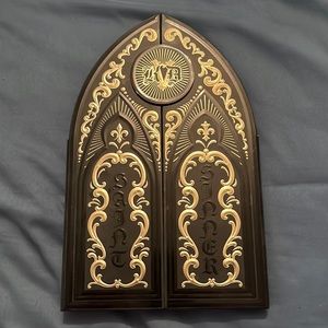 Kat Von D KVD Saint and sinner eyeshadow palette used